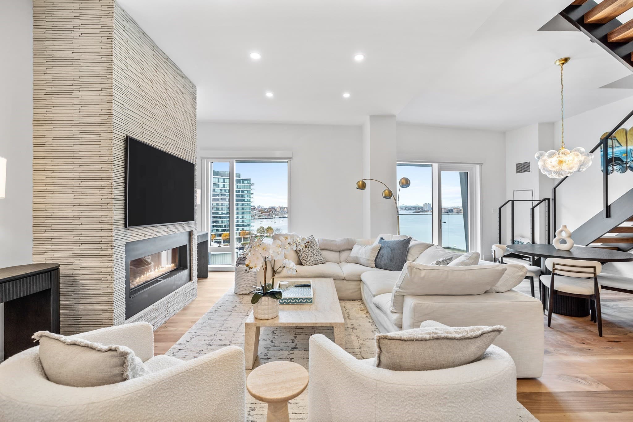 Condominium at 300 Pier 4 Blvd, Boston MA 02210, photo 2 of 28