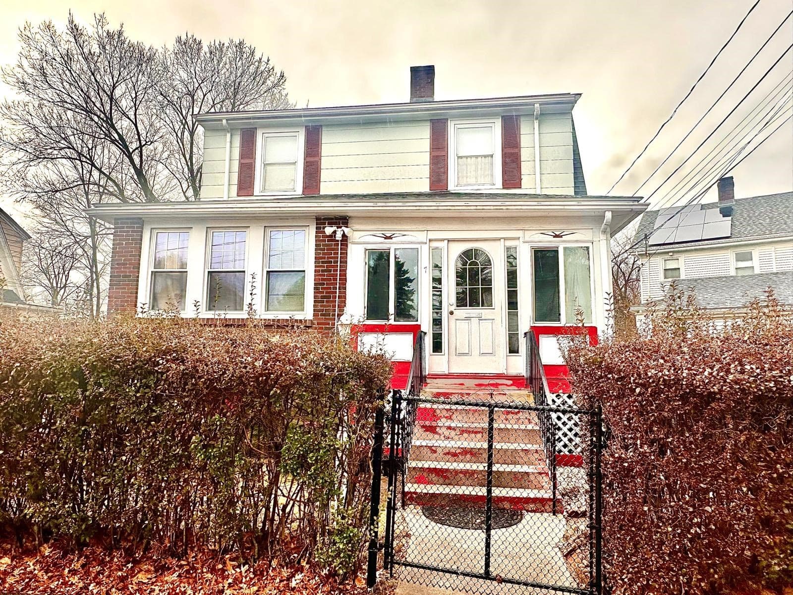 Single Family Residence at 7 Parkway Cres, Milton MA 02186, Milton, photo 3 of 12