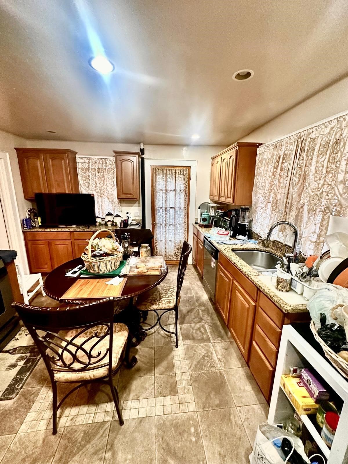 Single Family Residence at 7 Parkway Cres, Milton MA 02186, Milton, photo 5 of 12