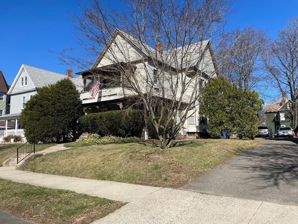 76 Nonotuck Street, Holyoke MA 01040 photo 3