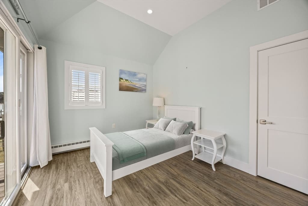 Single Family Residence at 33 Oyster Place Road, Barnstable MA 02635, Barnstable, photo 22 of 30