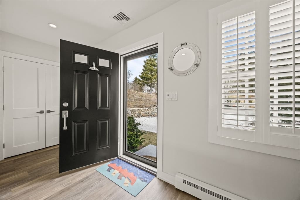 Single Family Residence at 33 Oyster Place Road, Barnstable MA 02635, Barnstable, photo 5 of 30