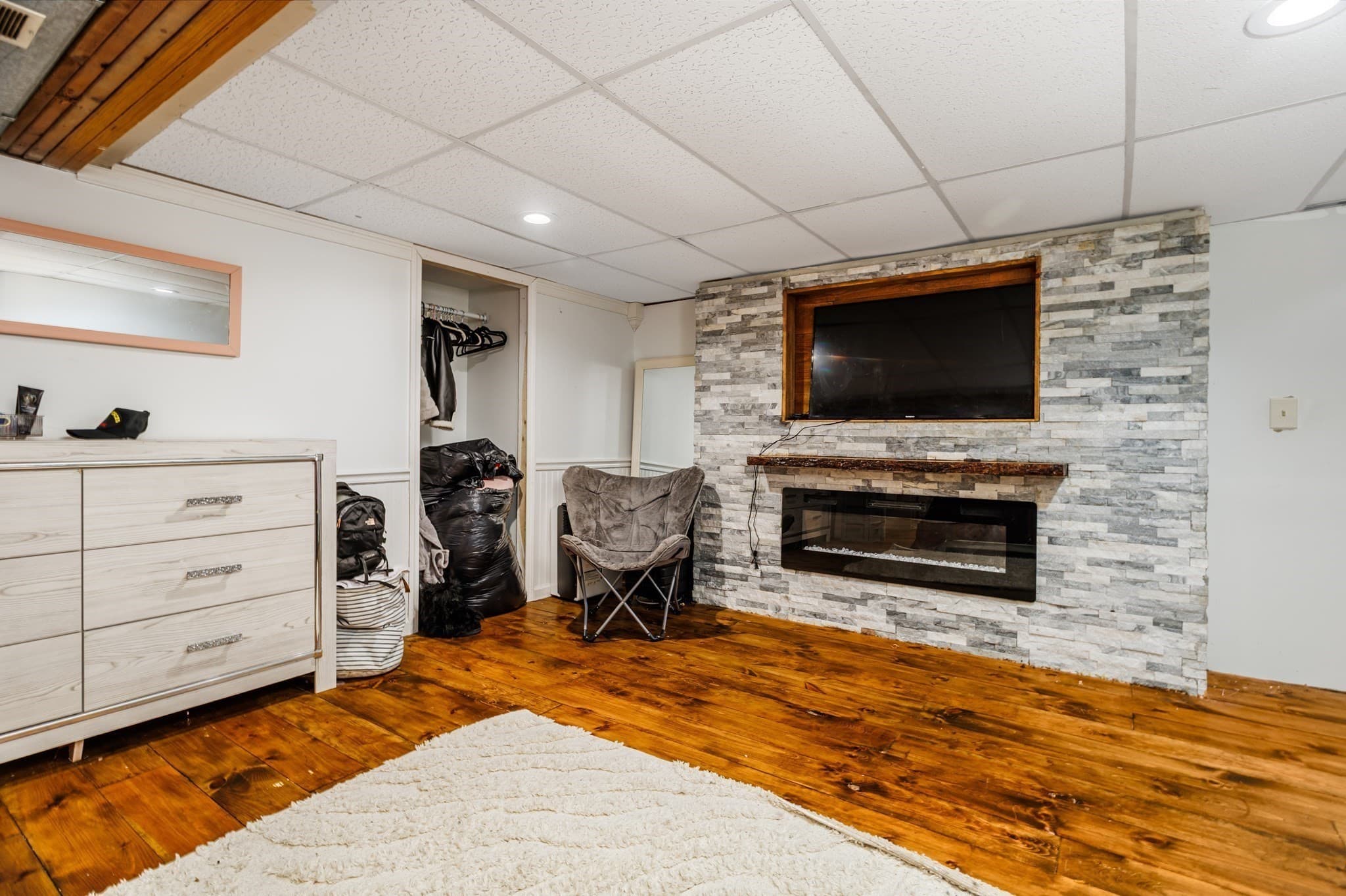 Single Family Residence at 28 Holly Drive, Gardner MA 01440, photo 14 of 32