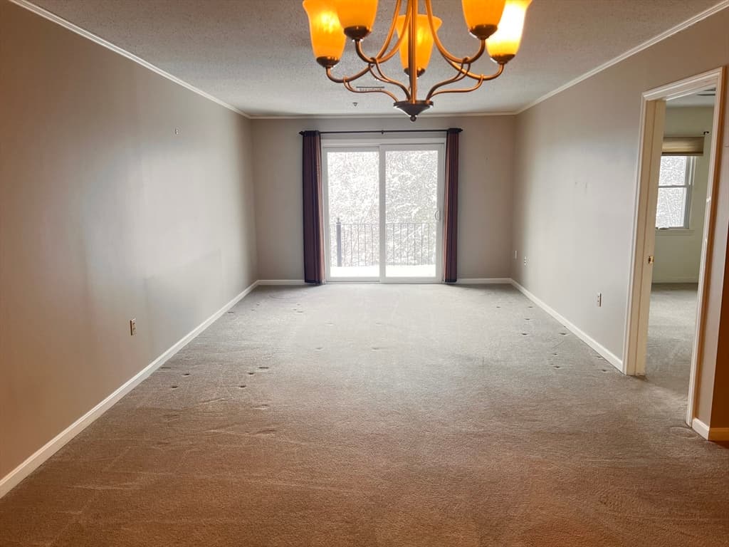 Condominium at 13 Dallas Dr # 305, Dracut MA 01826, photo 6 of 23