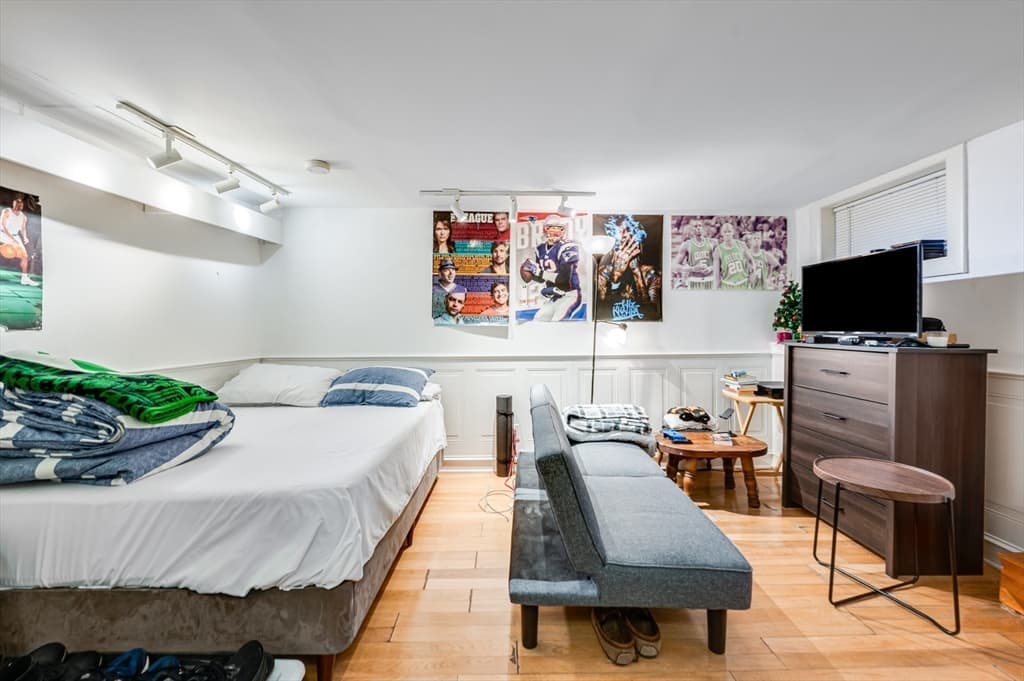 Condominium at 6 Goodwin Place # B, Boston MA 02114, photo 9 of 18