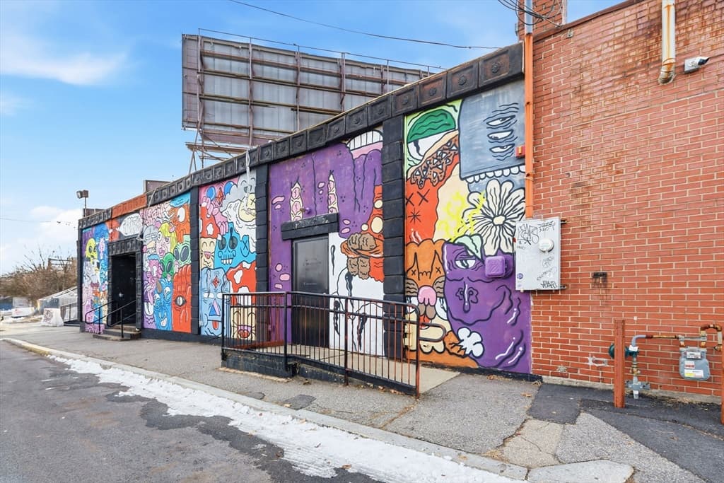 167 Poe St, Providence RI 02905 photo 2