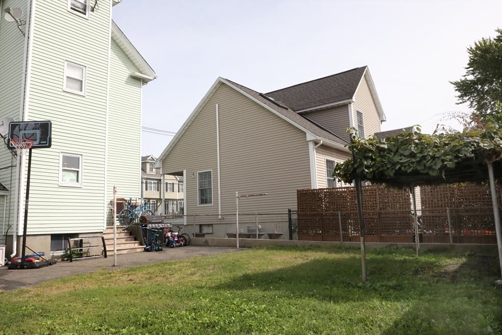 3 Family at 41 Northend St, Peabody MA 01960, Peabody, photo 5 of 40