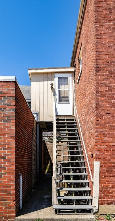 272 Sawyer St, New Bedford MA 02746 photo 16
