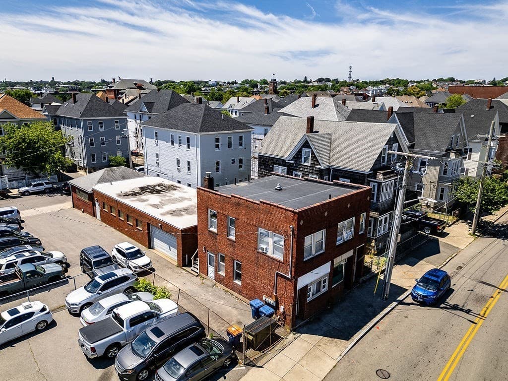 272 Sawyer St, New Bedford MA 02746 photo 4