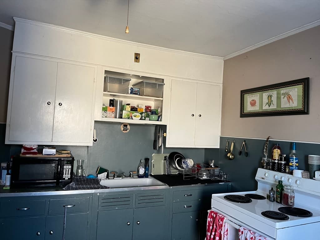 2 Family - 2 Units Up/Down at 37 Cleveland Street, Greenfield MA 01301, Greenfield, photo 9 of 12