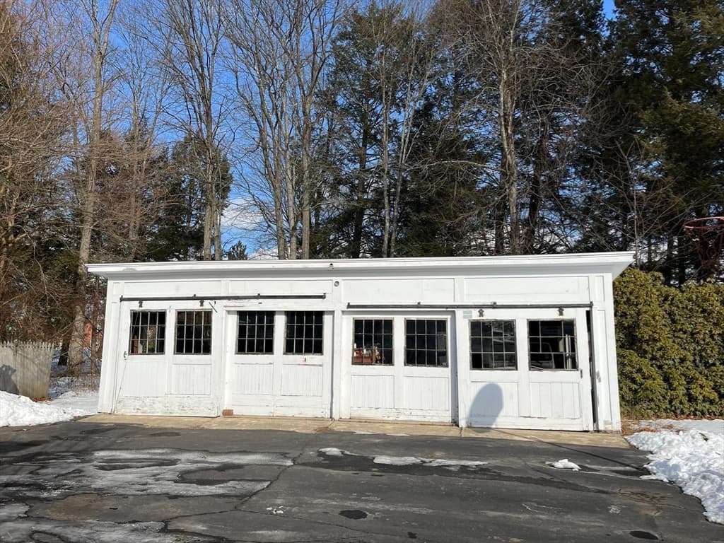 2 Family - 2 Units Up/Down at 37 Cleveland Street, Greenfield MA 01301, Greenfield, photo 11 of 12