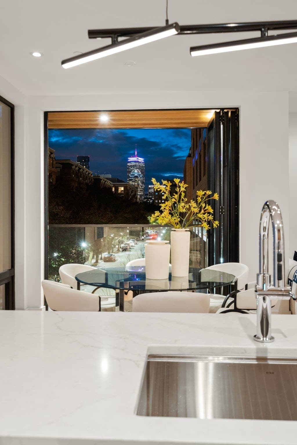 Condominium at 595 Albany Street # 302, Boston MA 02118, photo 10 of 28