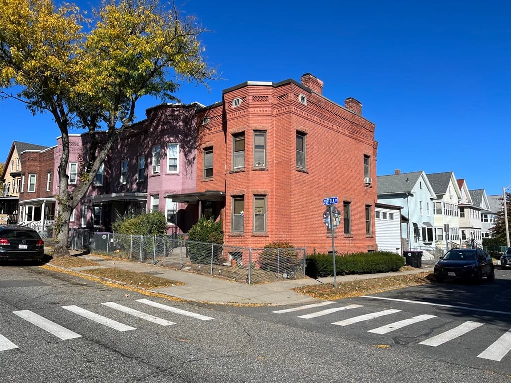 219 Suffolk Street, Holyoke MA 01040 photo 3
