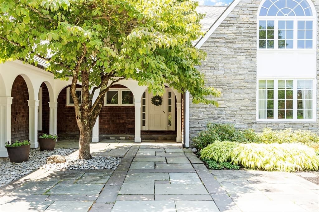 Single Family Residence at 1409 Monument St, Concord MA 01742, Concord, photo 5 of 42