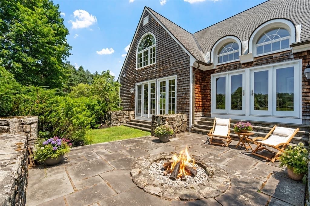 Single Family Residence at 1409 Monument St, Concord MA 01742, Concord, photo 10 of 42