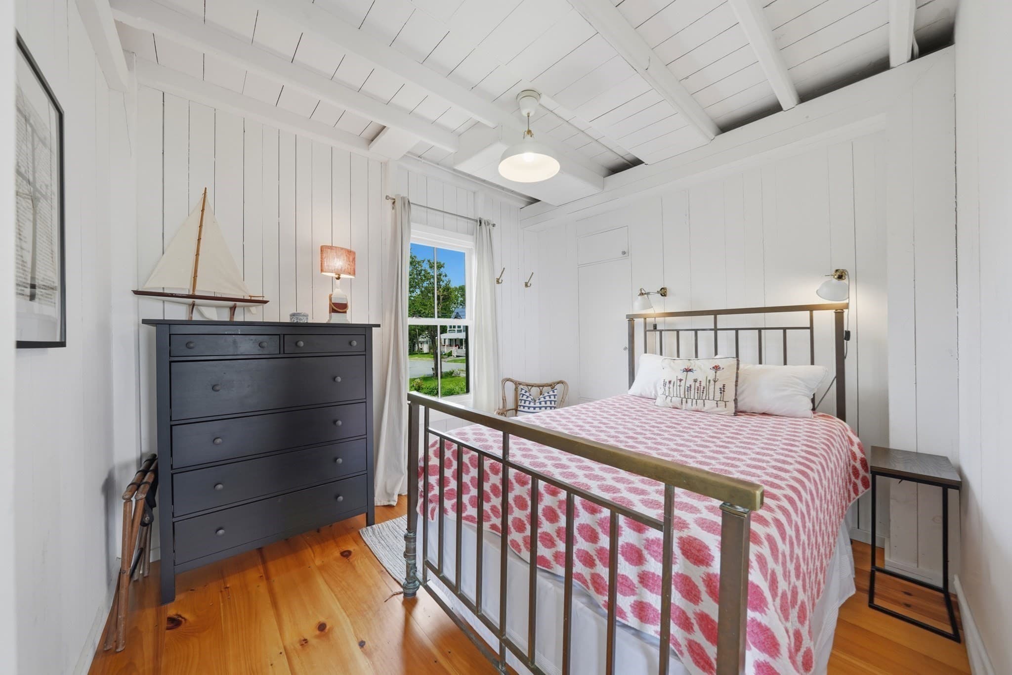 Single Family Residence at 4 Canonicus Ave, Oak Bluffs MA 02557, photo 16 of 42