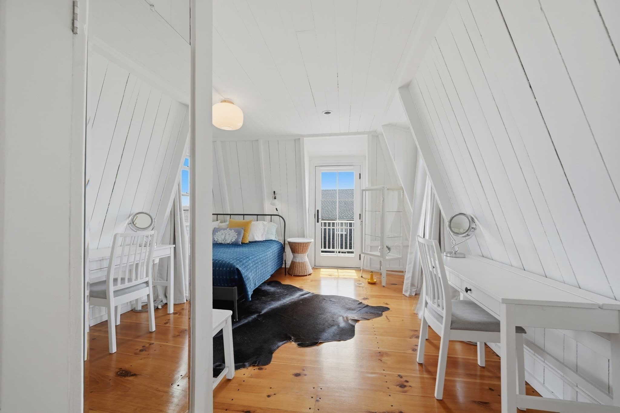 Single Family Residence at 4 Canonicus Ave, Oak Bluffs MA 02557, photo 18 of 42