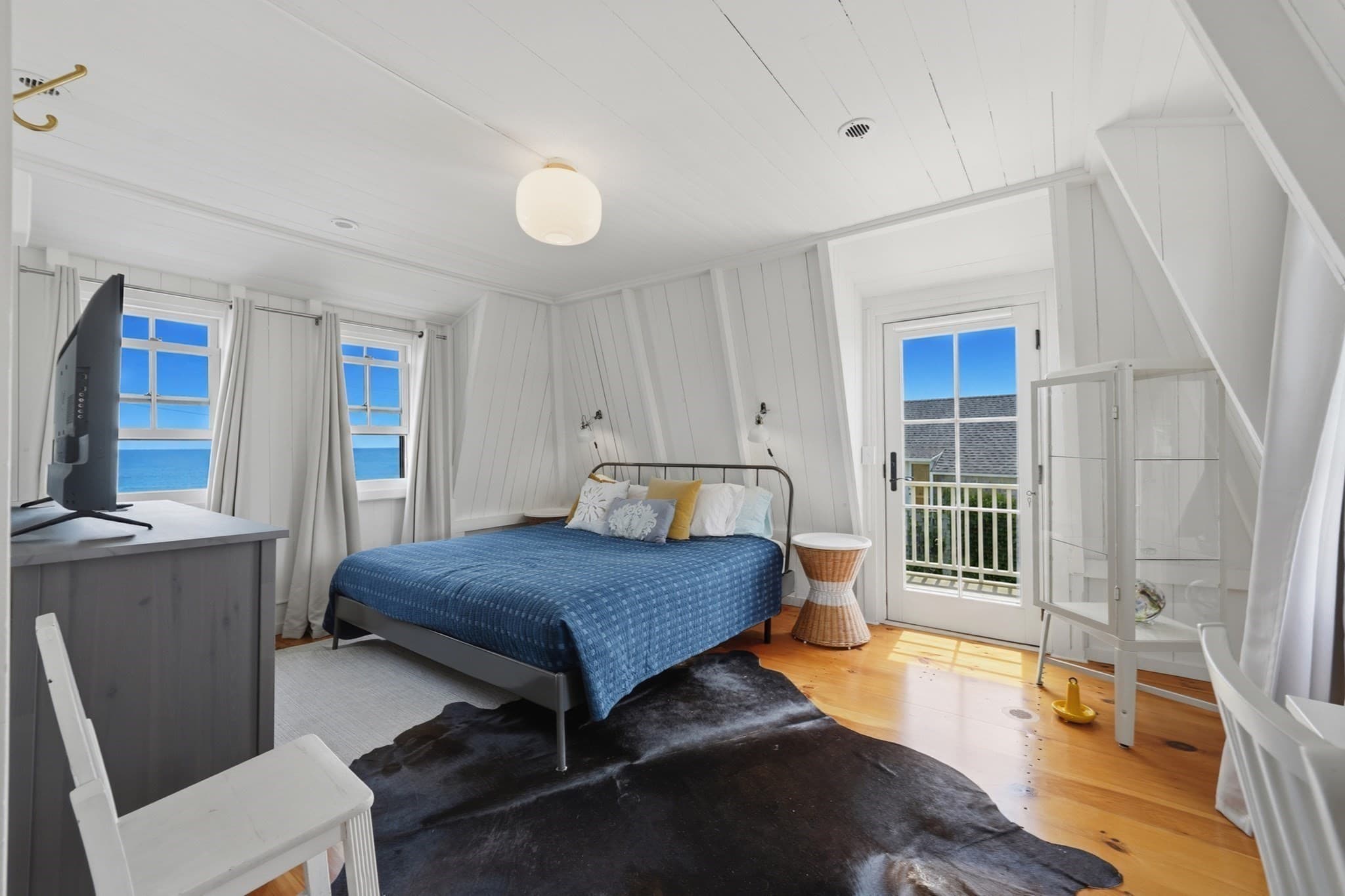 Single Family Residence at 4 Canonicus Ave, Oak Bluffs MA 02557, photo 19 of 42