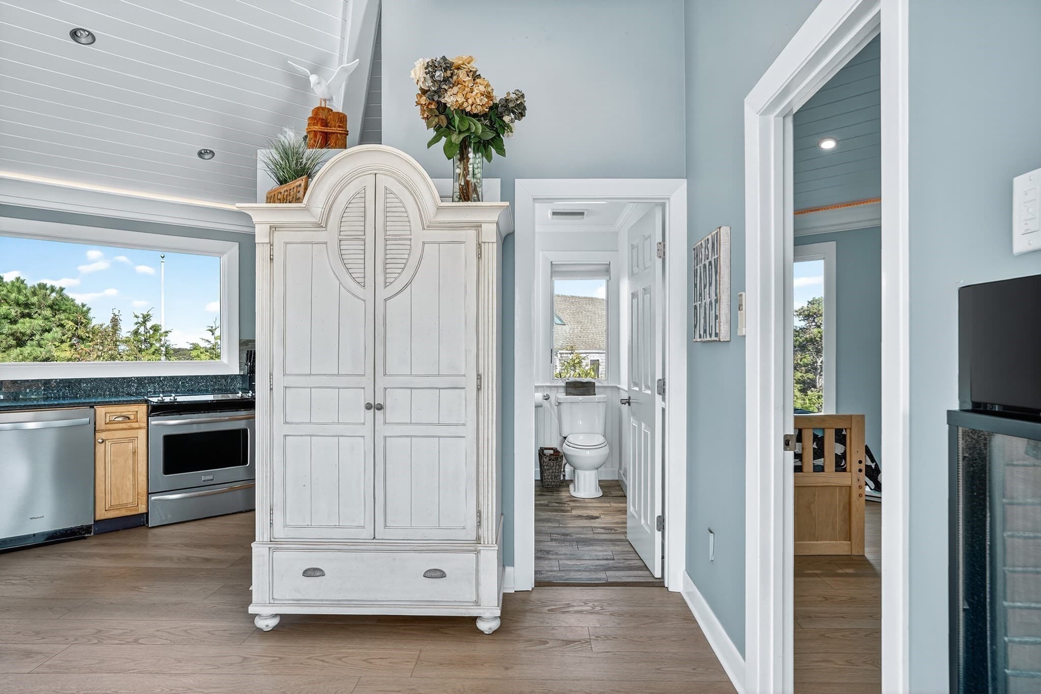 Single Family Residence at 76 Washque Ave, Edgartown MA 02539, Edgartown, photo 25 of 42