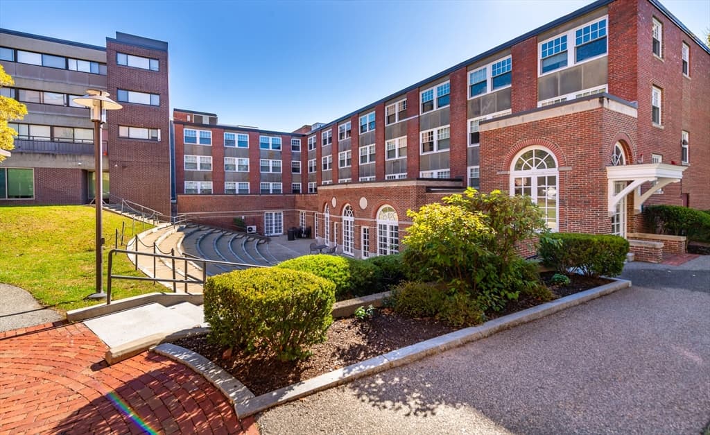 5+ Family - 5+ Units Up/Down at 33 Everett Street, Cambridge MA 02138, Cambridge, photo 2 of 11