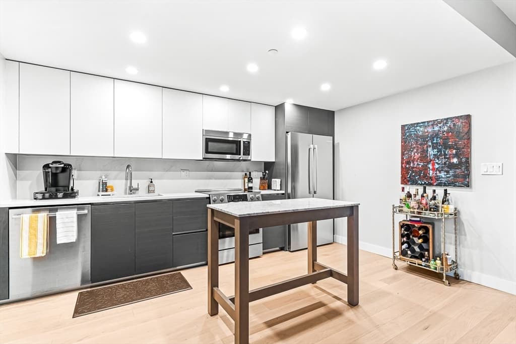932 Broadway # 208, Chelsea MA 02150