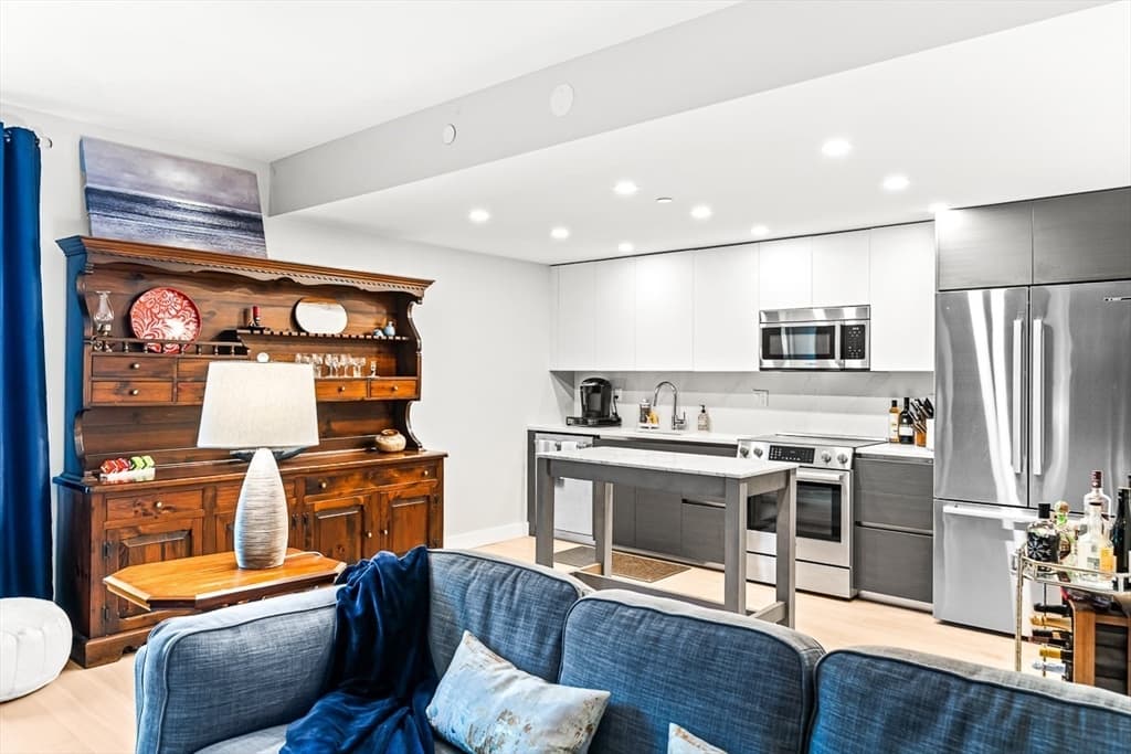 Condominium at 932 Broadway # 208, Chelsea MA 02150, Chelsea, photo 4 of 24