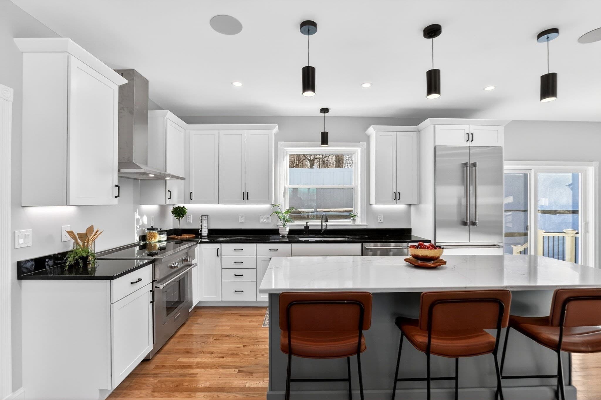 Single Family Residence at 1 Goddard Dr, Nahant MA 01908, Nahant, photo 3 of 33