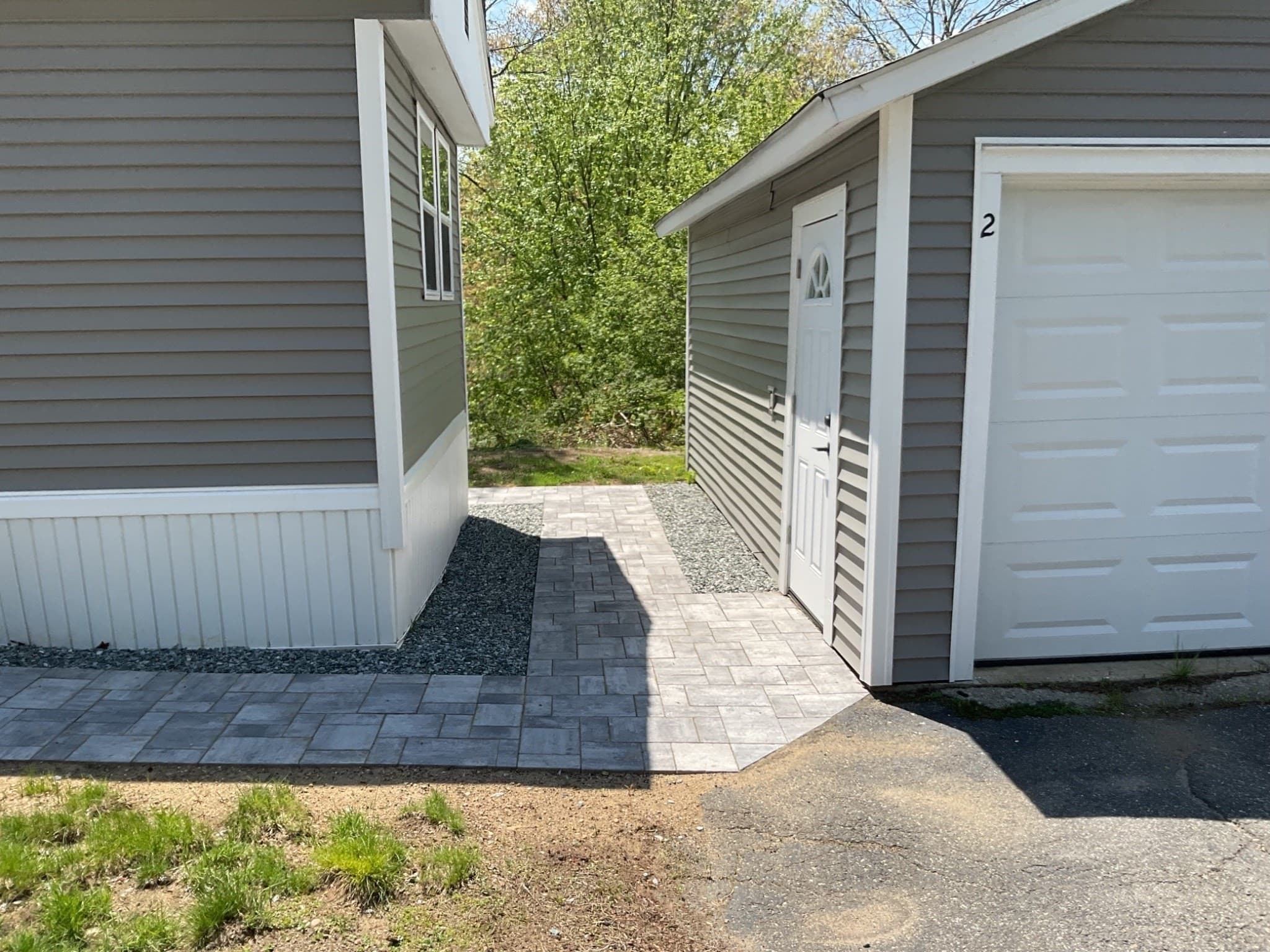 Mobile Home at 2 Sunnydale Circle, Brimfield MA 01001, photo 3 of 12