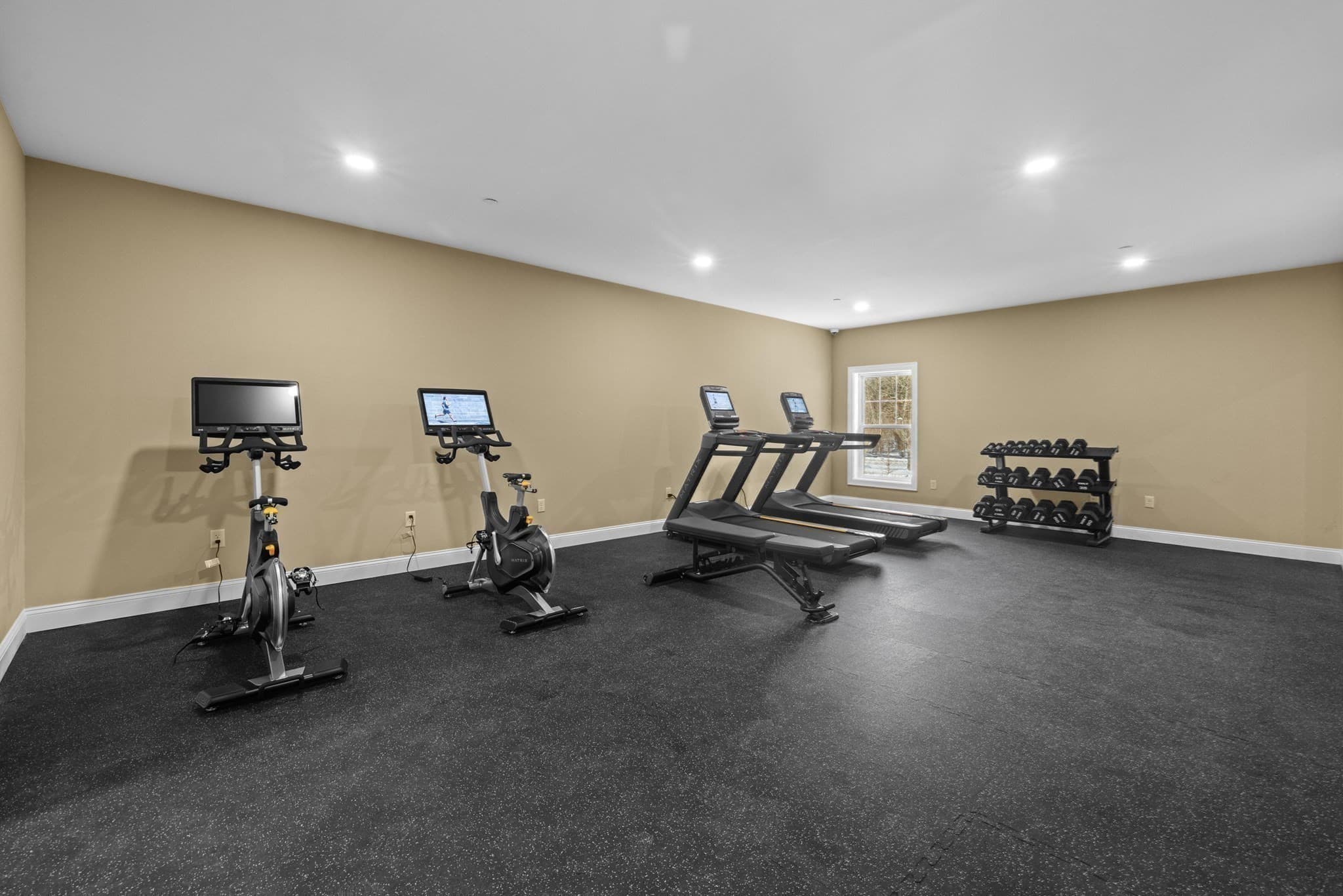 Condominium at 485 Blue Hills Parkway # 2, Milton MA 02186, Milton, photo 4 of 16