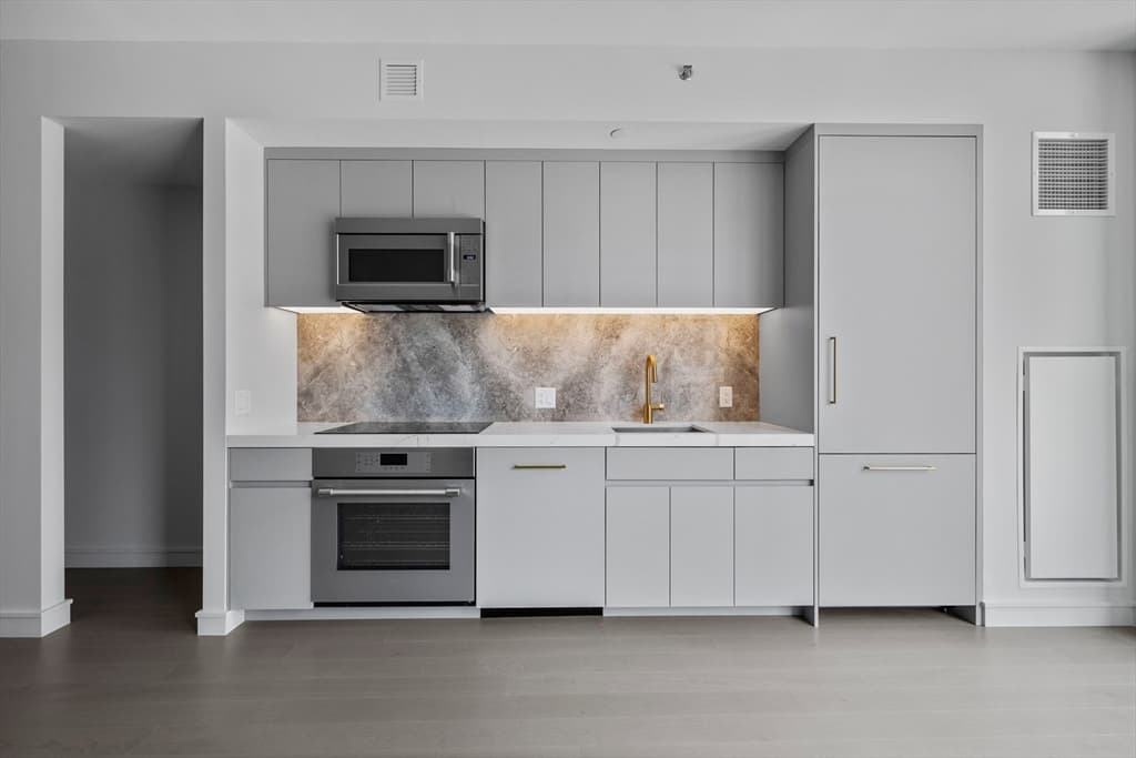 Condominium at 55 Lagrange St # 1010, Boston MA 02116, photo 4 of 11