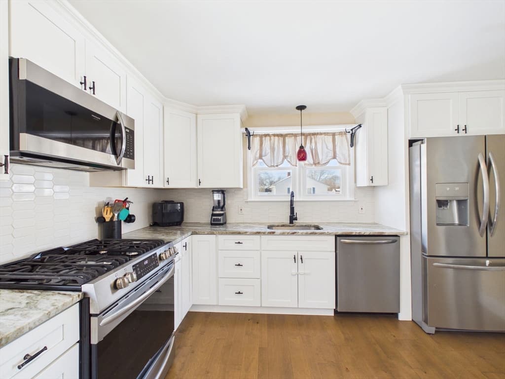112 Lawson Ave, Acushnet MA 02743 photo 10