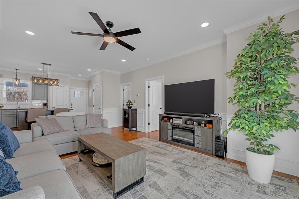 Condominium at 7 Sydney Rose Ct # 7, Johnston RI 02919, Johnston, photo 7 of 32