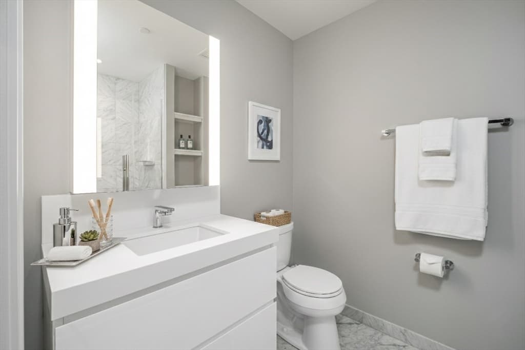 Condominium at 133 Seaport Blvd # 1519, Boston MA 02210, photo 5 of 38