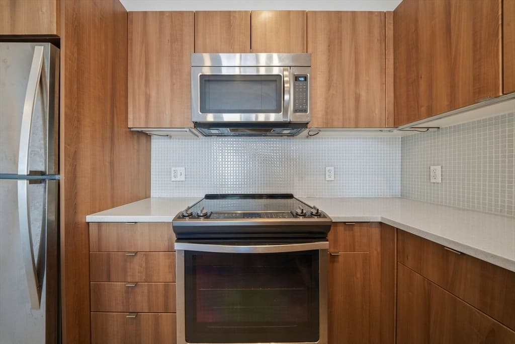 Condominium at 9 Medford # 410, Somerville MA 02143, photo 3 of 28