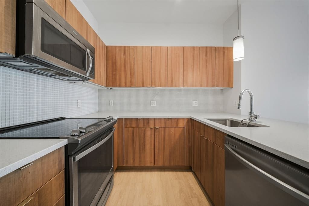 Condominium at 9 Medford # 410, Somerville MA 02143, photo 5 of 28