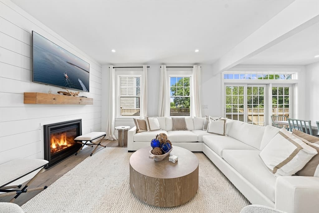 4 Goldenrod Court, Nantucket MA 02554