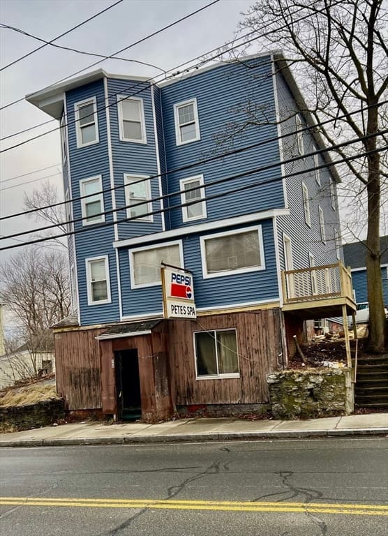 4 Family at 564 Main St., Southbridge MA 01550, Southbridge, photo 13 of 18