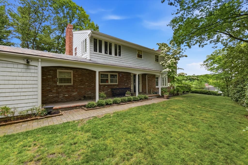 11 Pickman Rd, Beverly MA 01915