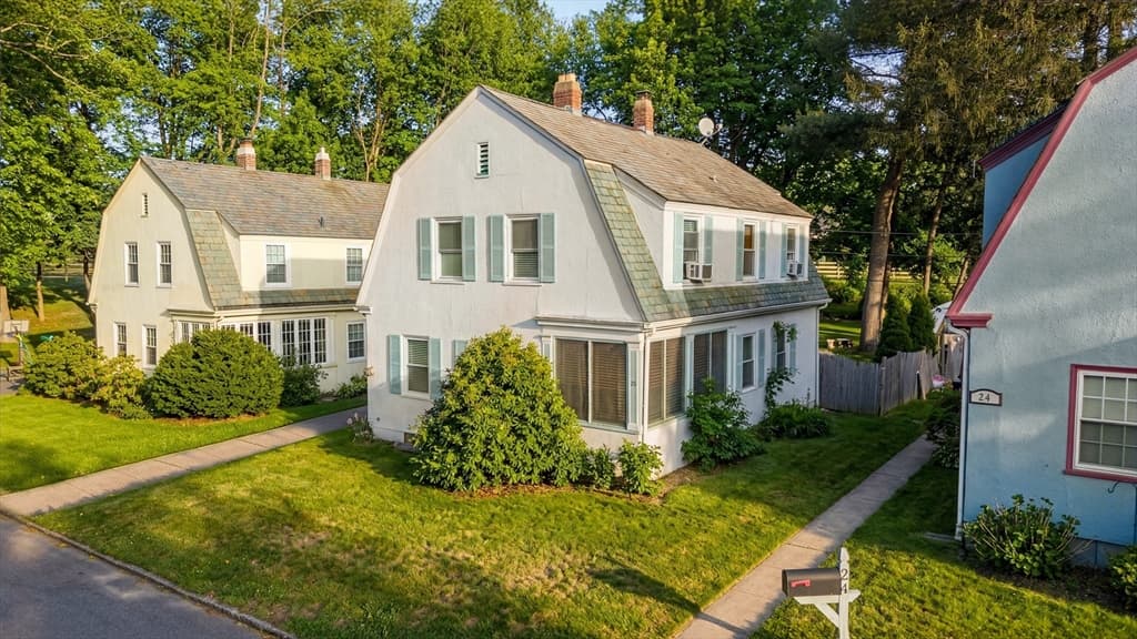 28 Maple Street, Southbridge MA 01550