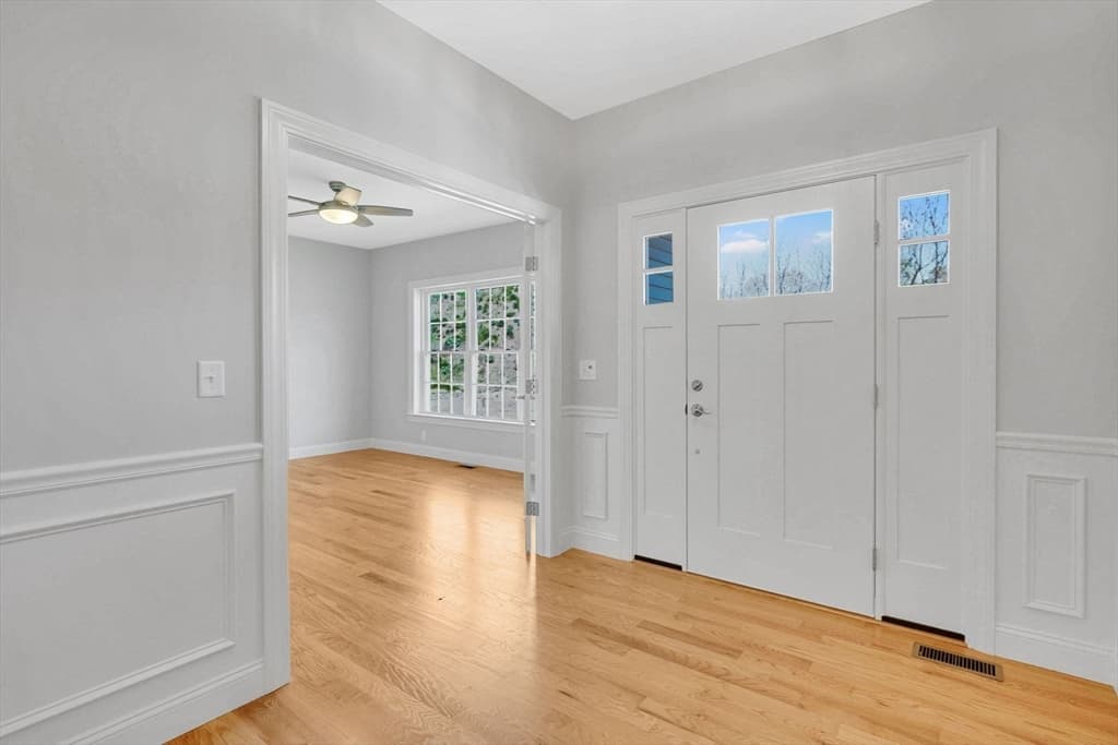 56 Liberty Lane, Enfield CT 06082 photo 4