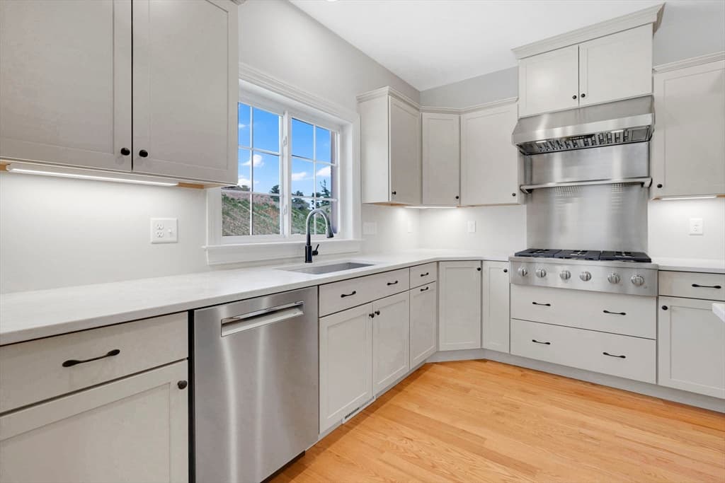46 Liberty Lane, Enfield CT 06082 photo 9