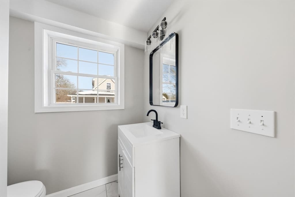 11 Boylston St, Acushnet MA 02743 photo 13