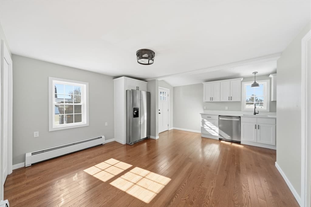 11 Boylston St, Acushnet MA 02743 photo 9