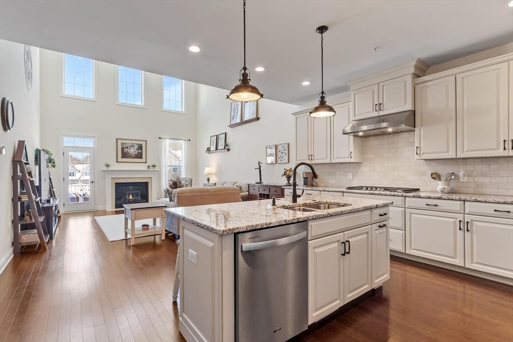 Condominium at 40 Phoebe St # 101, Methuen MA 01844, Methuen, photo 9 of 32