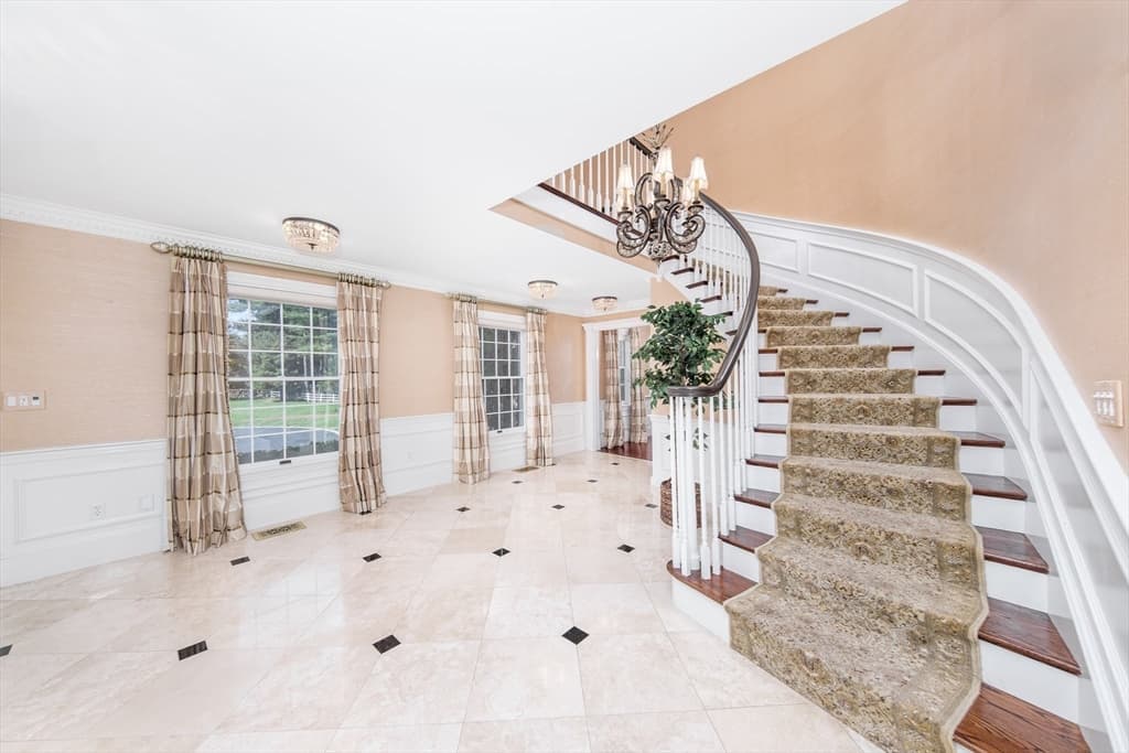 568 Wellesley St, Weston MA 02493 photo 7