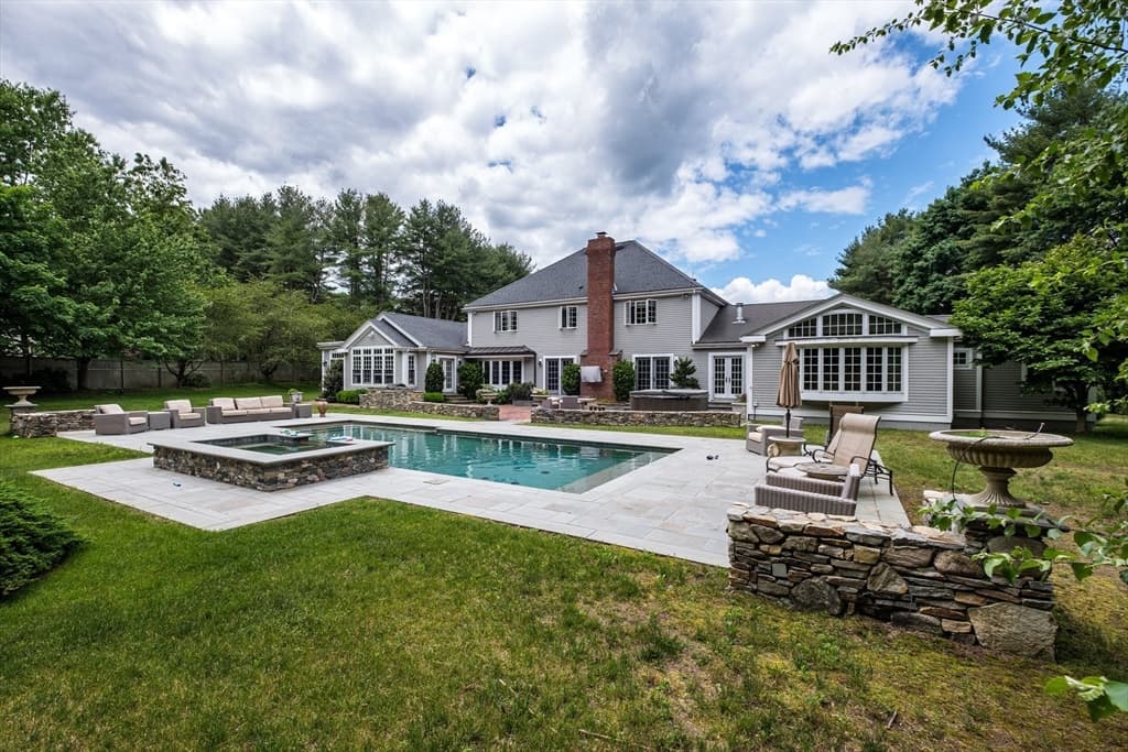 568 Wellesley St, Weston MA 02493 photo 3