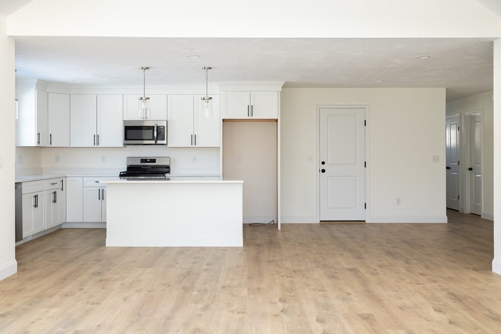 4 Hayley Cir # 0, Rochester MA 02770 photo 5