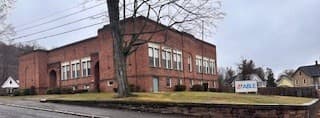 15 Papineau St, Holyoke MA 01040
