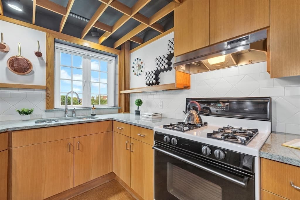 Stock Cooperative at 985 Memorial Drive # 603, Cambridge MA 02138, Cambridge, photo 14 of 23