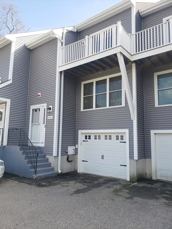 660 Thacher St # 402, Attleboro MA 02703